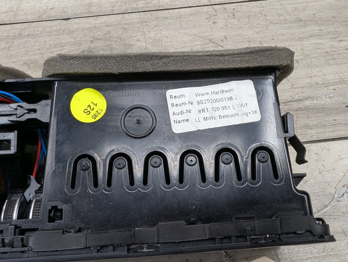 2009 - 2017 Audi Q5 8R Dashboard Dash Board Middle Center Air Vent 8R1820951L EA888