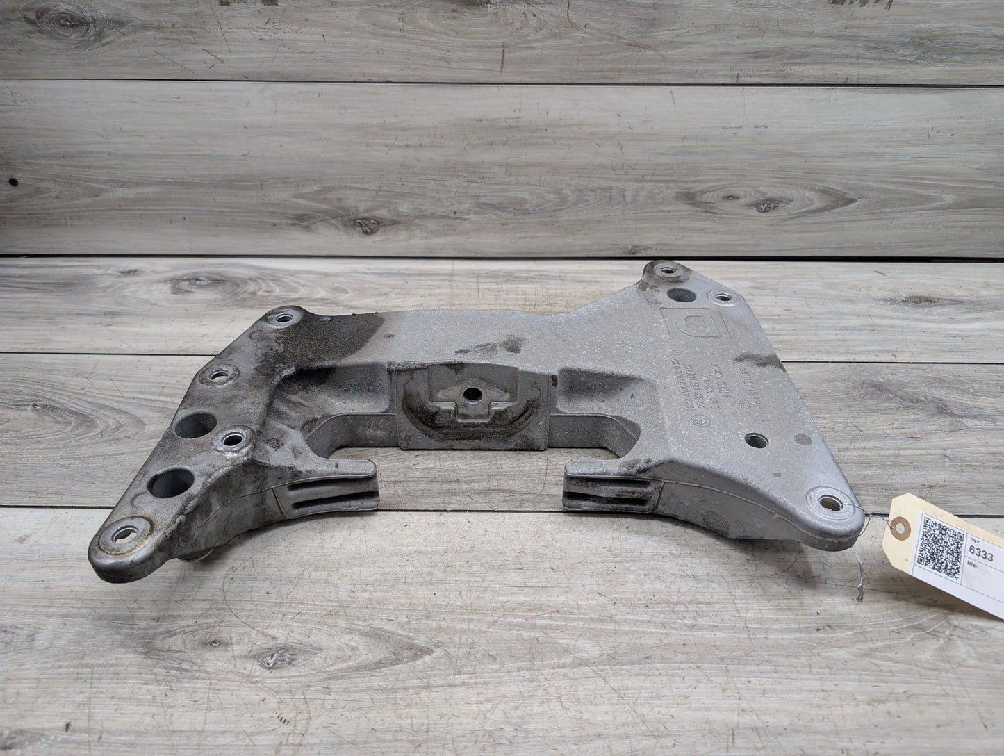 2017-2023 BMW 530i G30 Transmission Mount Bracket 6870602