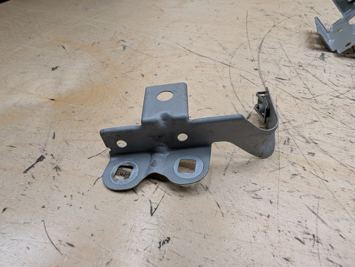 2010-2017 BMW 535i GT xDrive F07 Front Left Driver Fender Brackets SET 7193421 OEM