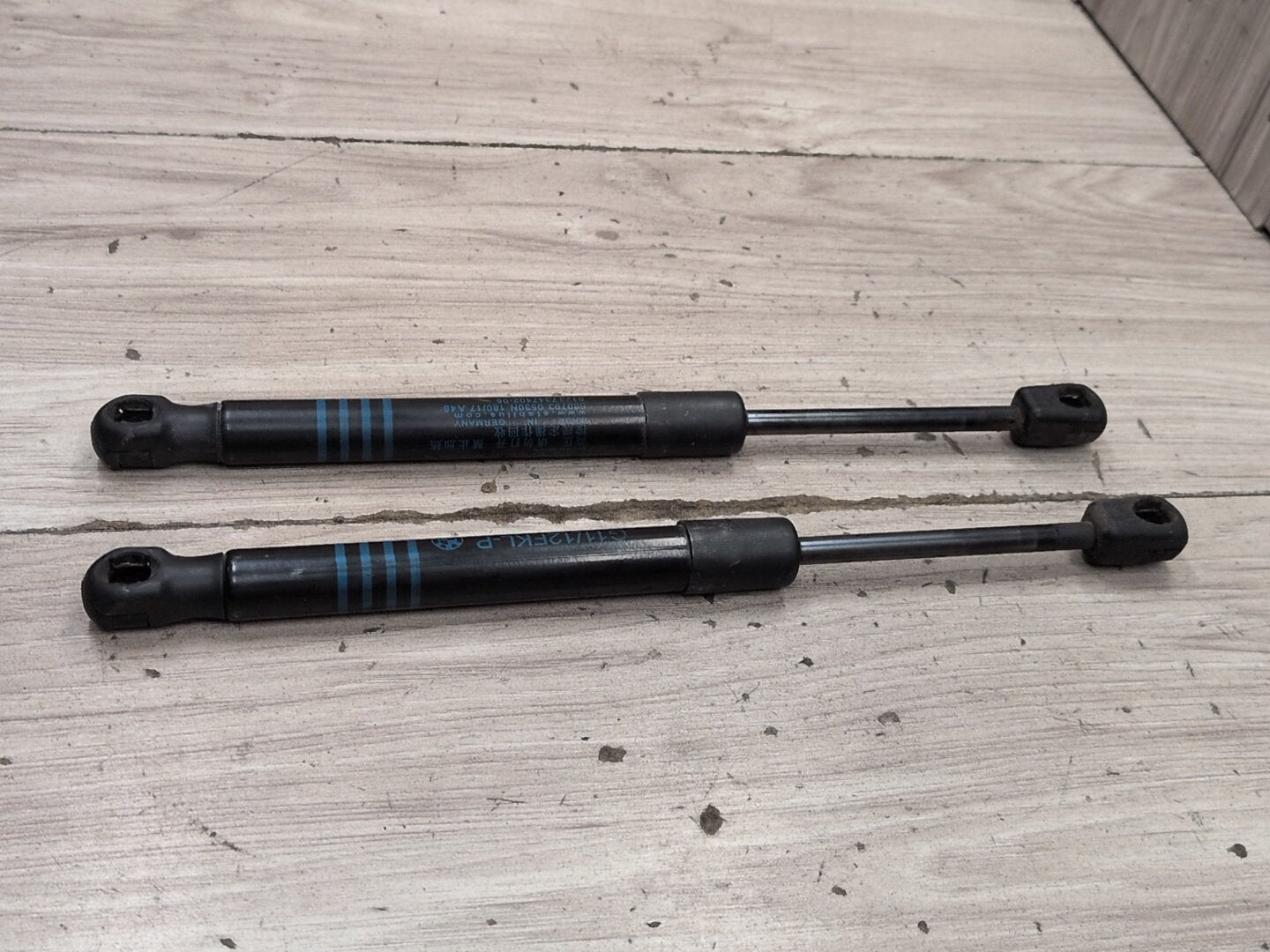2016-2022 BMW 750i G12 Left Right Hood Bonnet Gas Strut Shock Supports SET 7347402 OEM