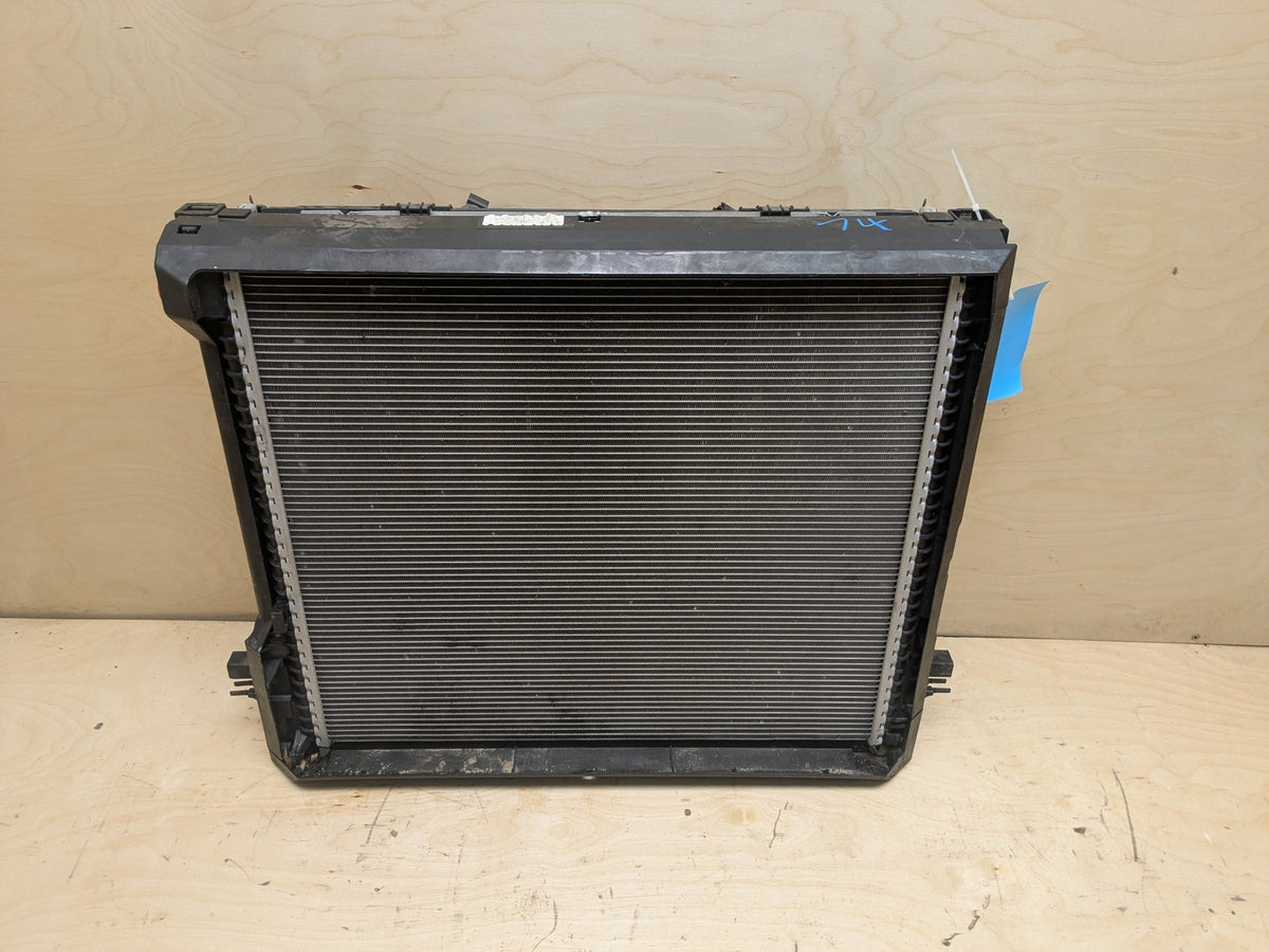 2018-2024 BMW X3 G01 Radiator Cooling Condenser Fan Shroud Assembly 600W SET