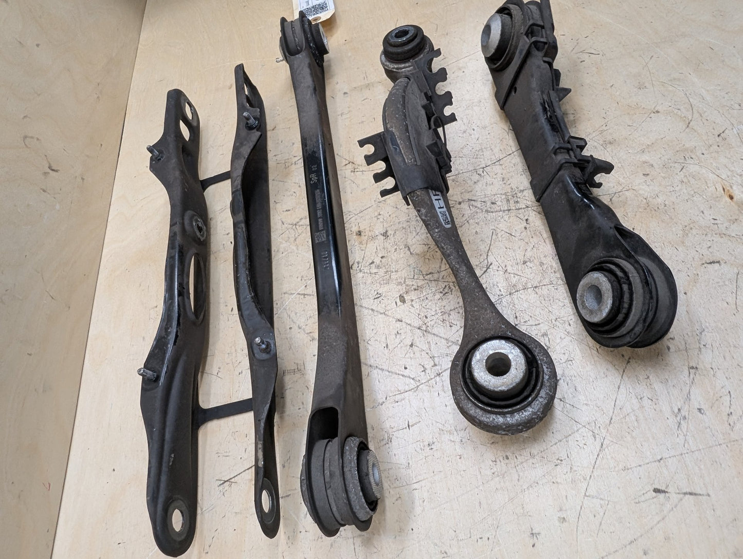 2016-2022 BMW 750i G12 Rear Right Passenger Control Arms SET 6861126