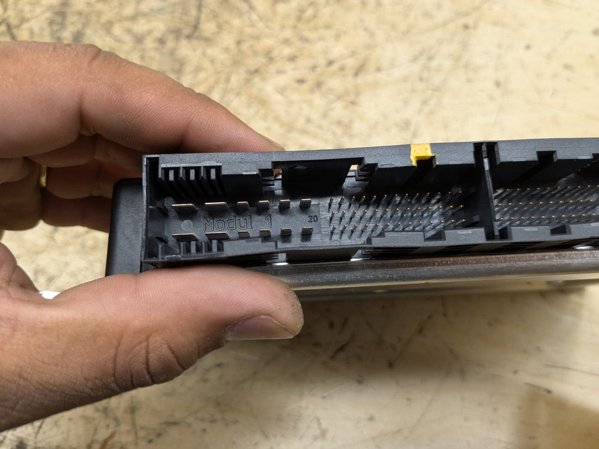 16-19 OEM BMW G11 G12 740 750 Active Air Suspension VDP Control Module Unit