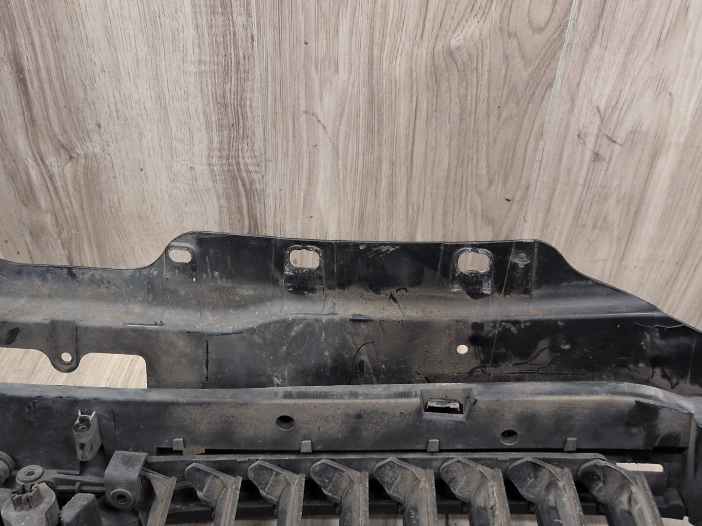 2016-2022 BMW 750i G12 Front Bumper Radiator Air Flap Shutter 8091760 OEM