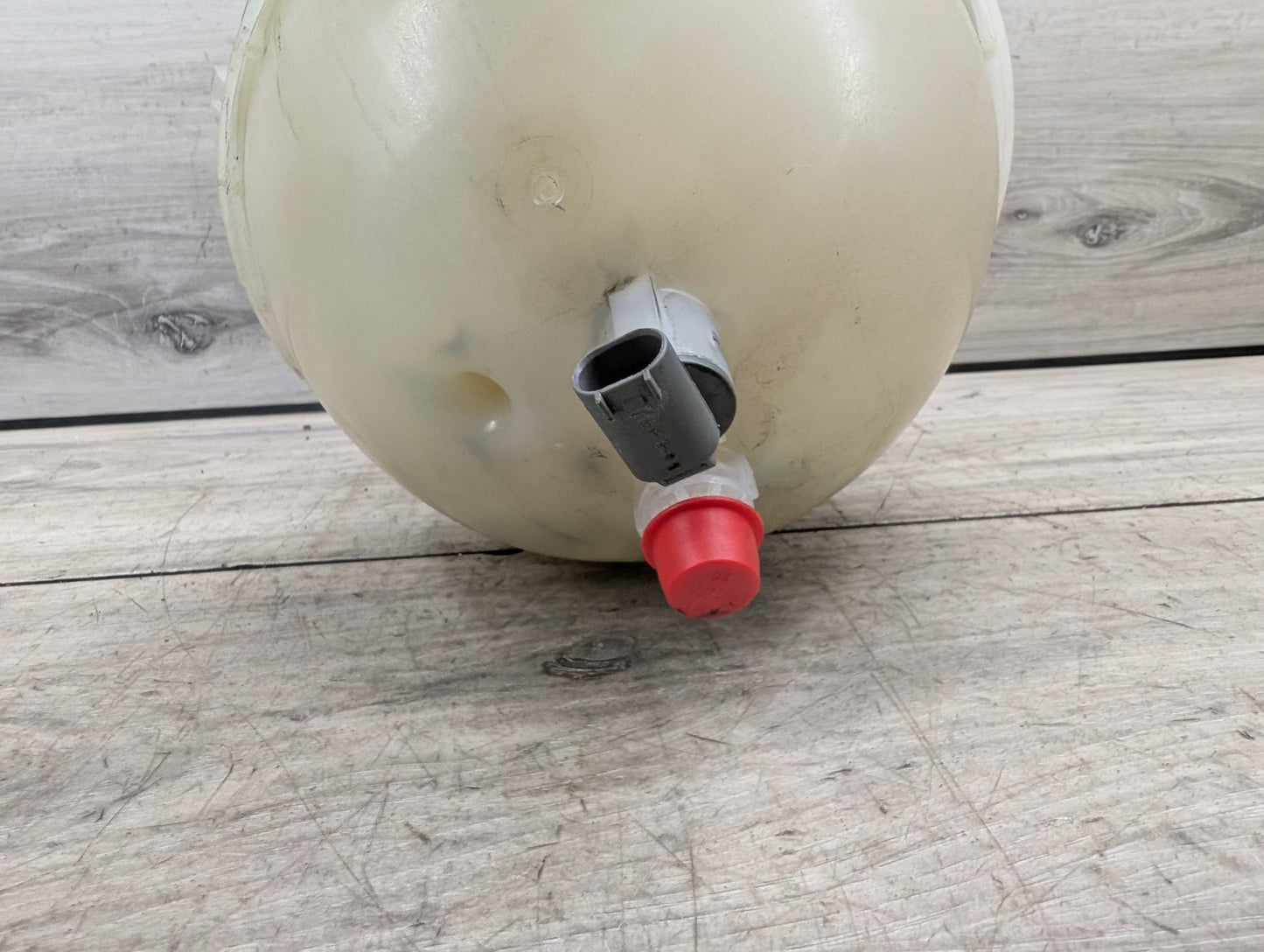 2011 - 2016 BMW 528i F10 Coolant Expansion Tank Reservoir 7647285 N20B20O0