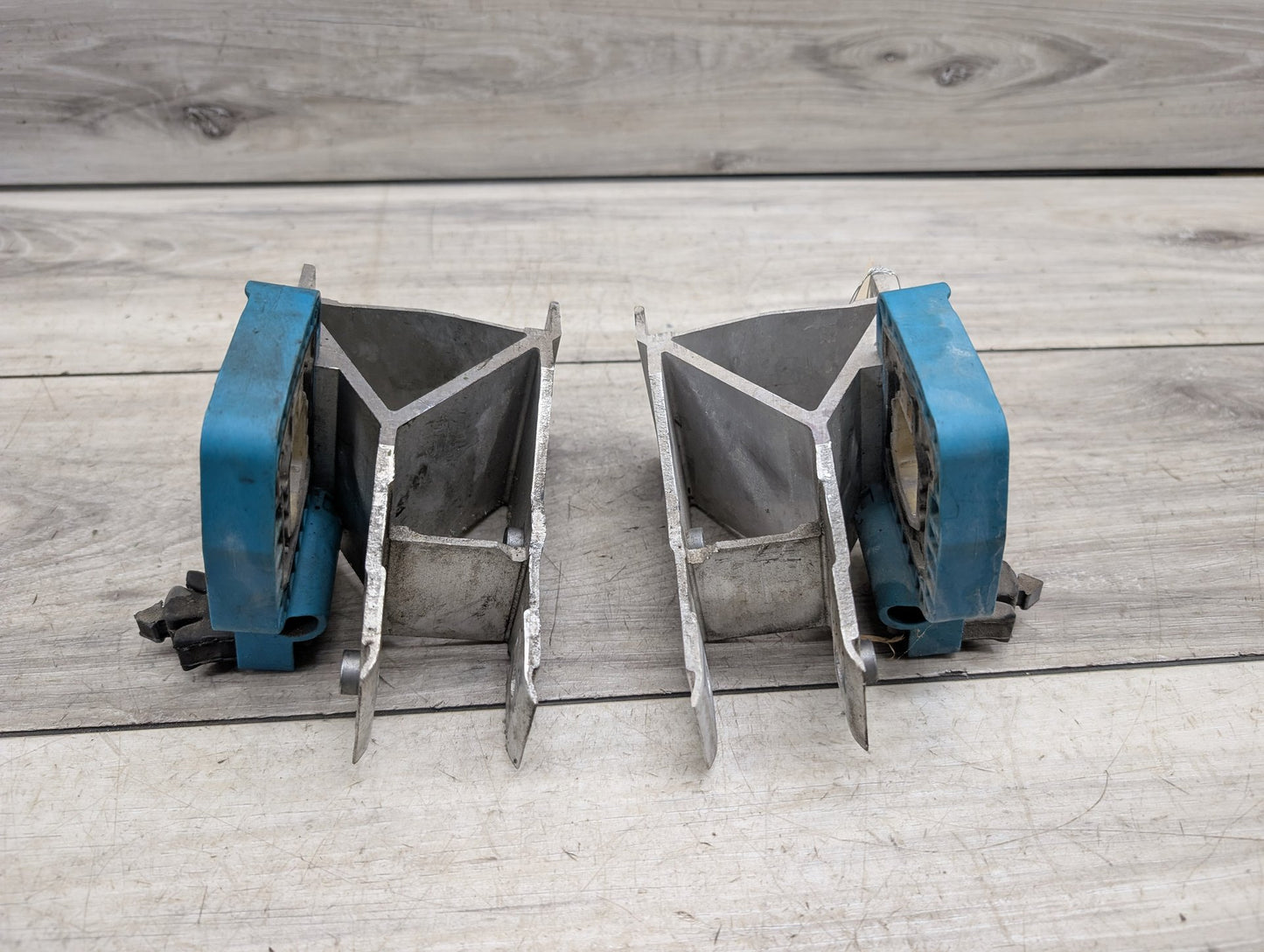 OEM BMW F90 F93 G11 G12 G16 G30 M5 Radiator Mount Support Bracket Left Right SET