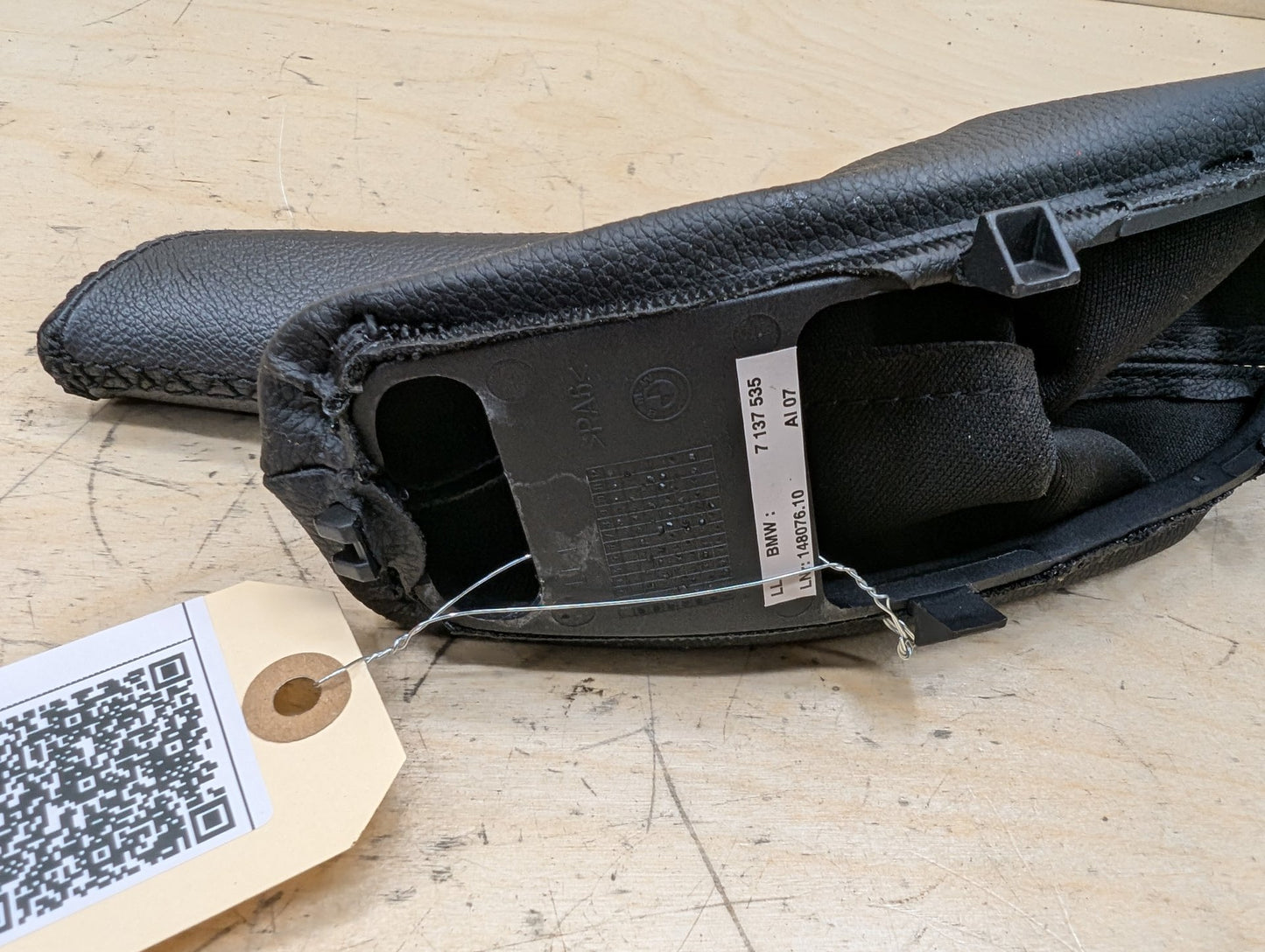 06-13 OEM BMW E90 E92 E93 335 Boot Hand Brake Handle Black