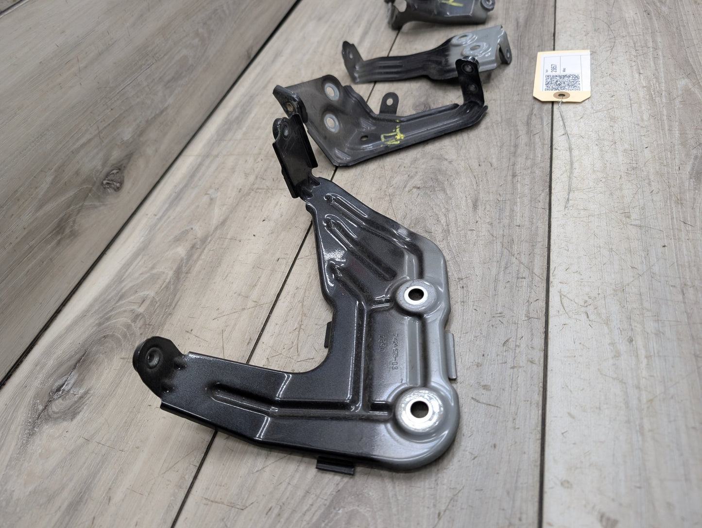 2018 - 2024 BMW X3 G01 Front Right Passenger Fender Brackets SET 7397514 B58B30O1