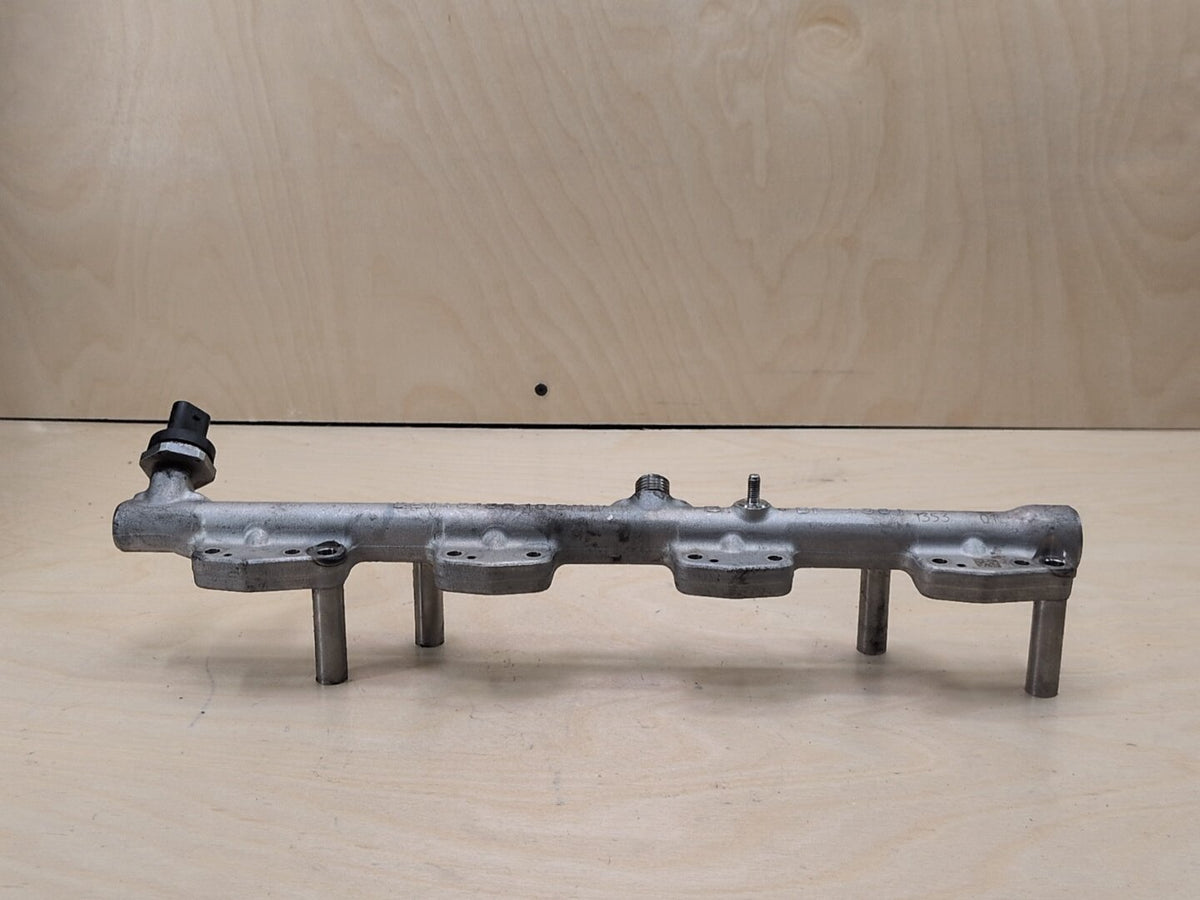 2018-2024 BMW G01 X3 B46B20O0 Engine Motor Fuel Injector Rail Line 8694198