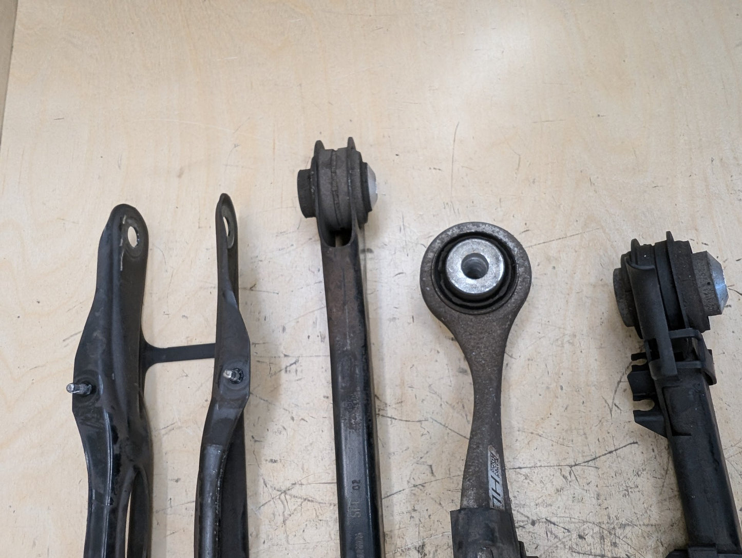 2016-2022 BMW 750i G12 Rear Left Driver Control Arms SET 6861125
