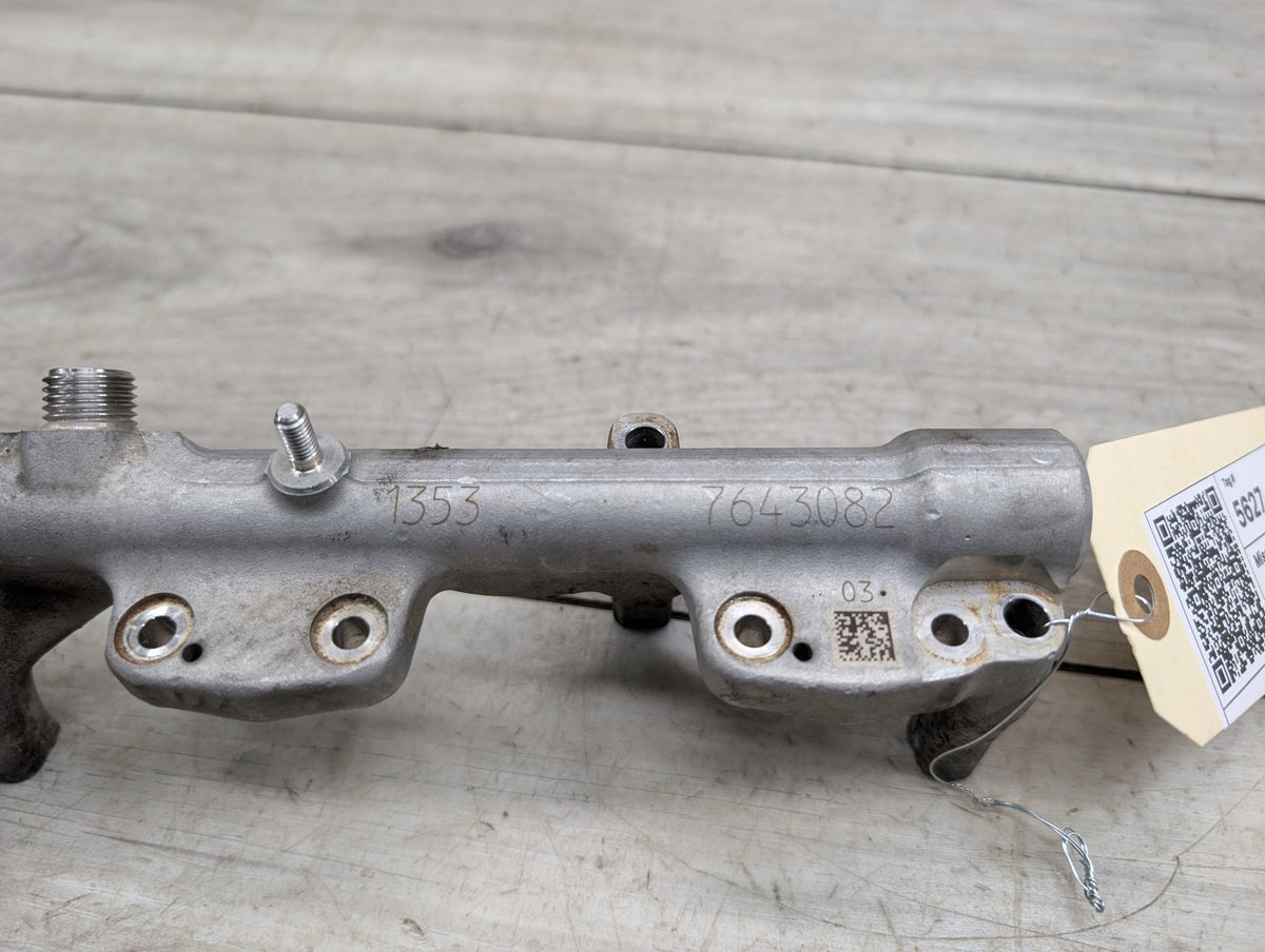 16-18 OEM BMW F30 G30 M240 540 740 Engine Pressure Fuel Injector Rail Line B58