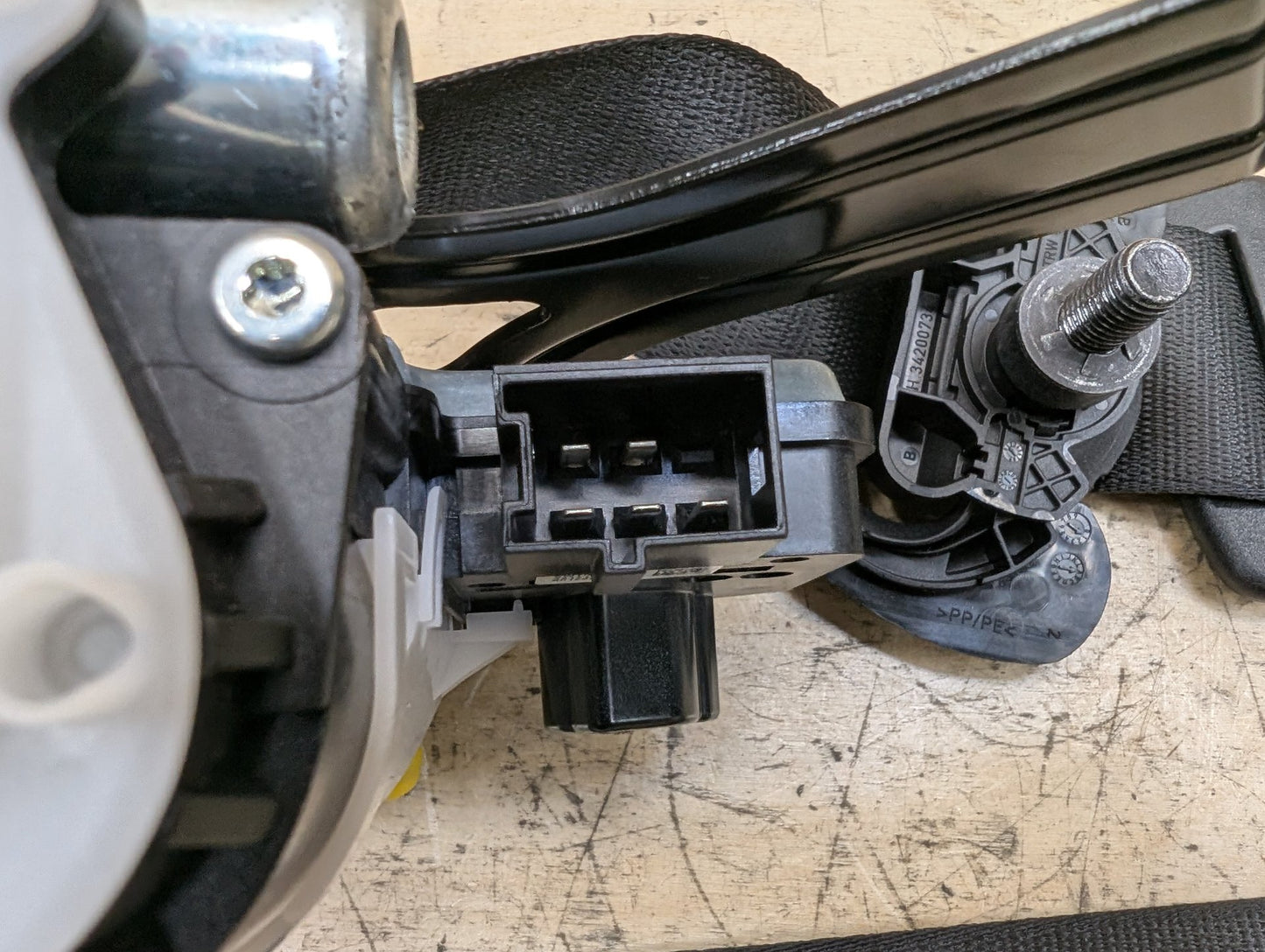 2018-2024 BMW X3 G01 Front Right Passenger Seatbelt Seat Belt Retractor 7469962