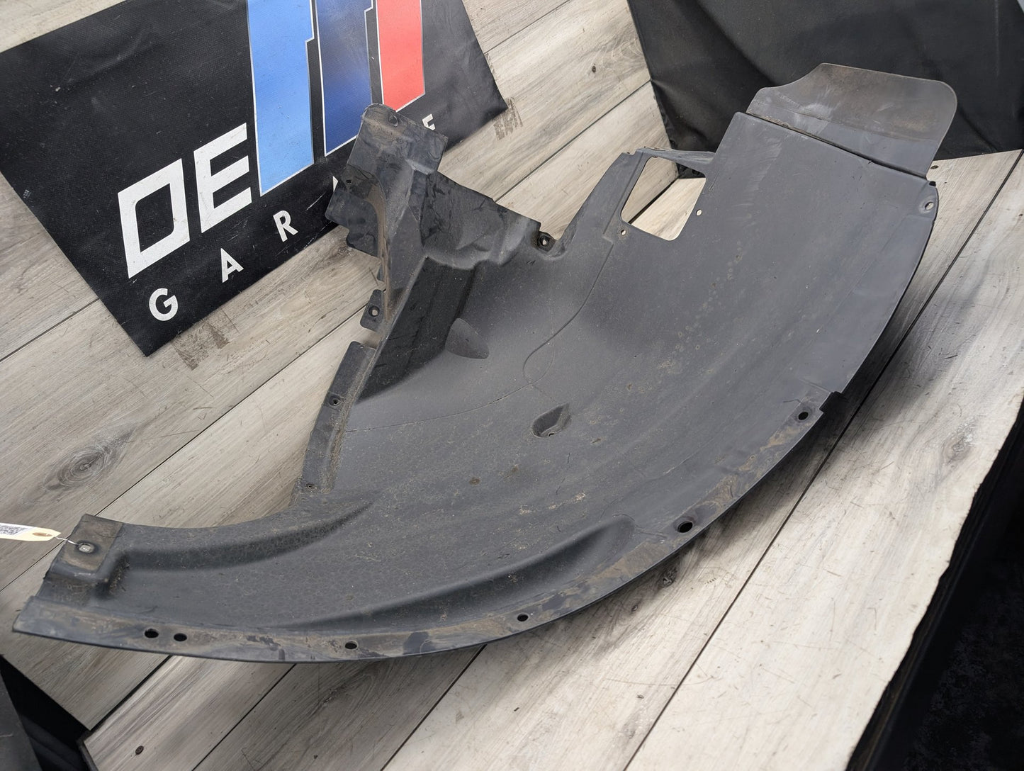 2007-2013 BMW X5 E70 Front Left Driver Wheel Fender Liner Splash Guard 7234831