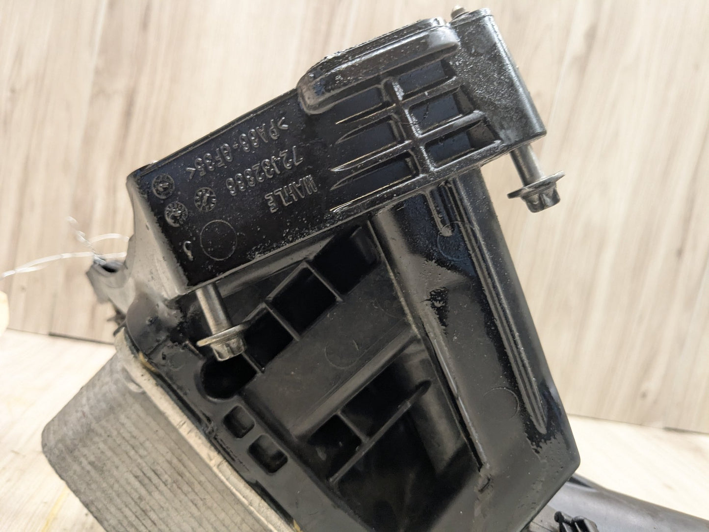16-20 OEM BMW F22 F30 F32 F36 G01 G30 X3 330 430 Engine B46 Oil Filter Housing
