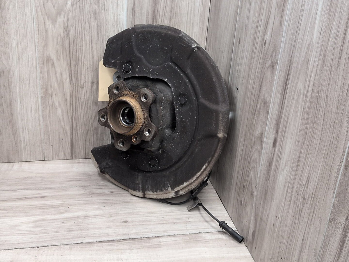 2017-2023 BMW M550i G30 Rear Right Passenger Spindle Knuckle w/ Bearing 6866338 OEM