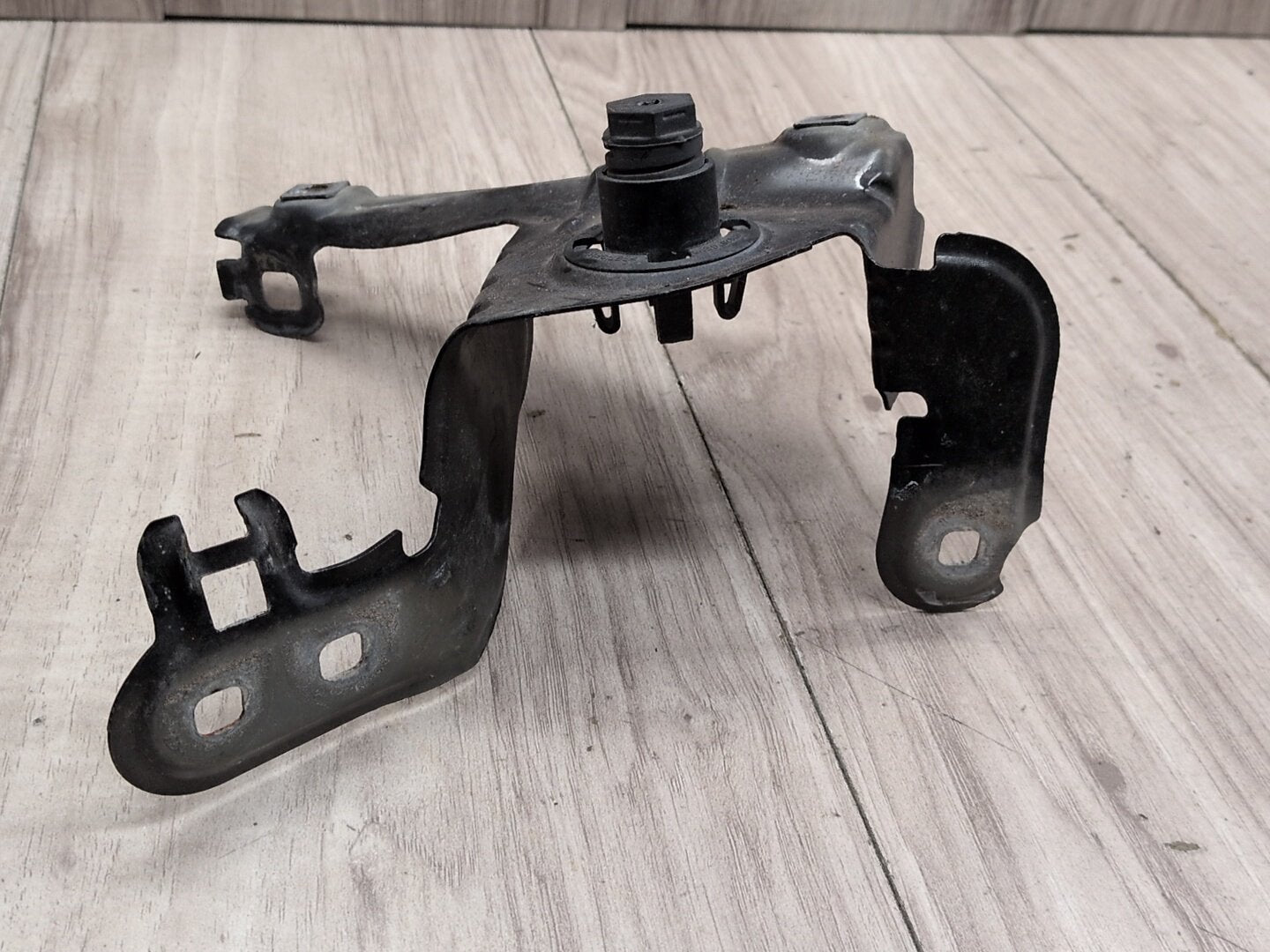 2011 - 2017 BMW X3 F25 Front Right Passenger Fender Brackets SET 7267336 N20B20O0