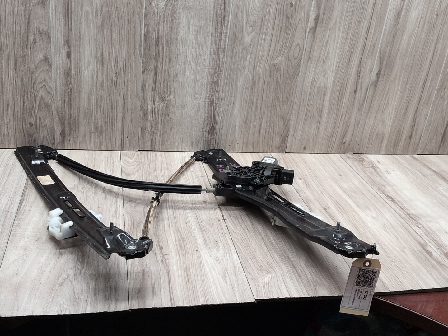 2011 - 2017 BMW X3 F25 Front Left Driver Door Window Glass Regulator w/ Motor 7258533 N20B20O0