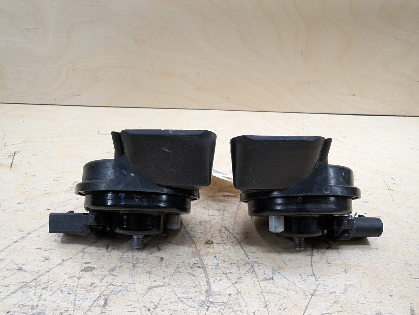 2011-2017 Audi RS5 8T Alarm Horns SET 8T0951223