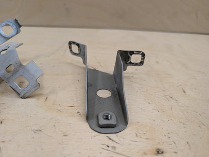 15-20 OEM BMW F80 F82 F83 M3 M4 Left Driver Fender Bracket Mount Carrier SET