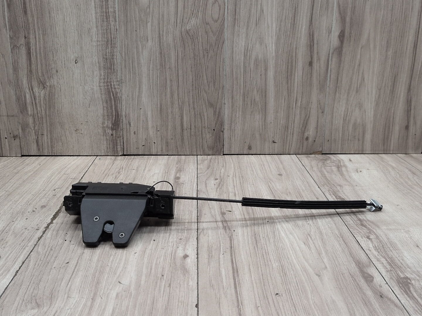 2006-2011 BMW 328i E90 Liftgate Trunk Lid Liftgate Lock Latch Actuator 7840617