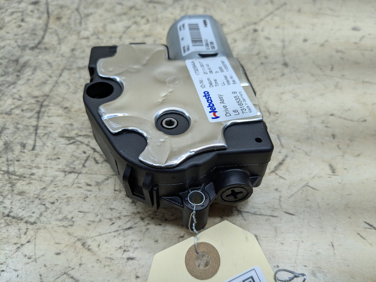 2018-2023 BMW M550i G30 Sunroof Sun Roof Glass Motor 7316535 OEM