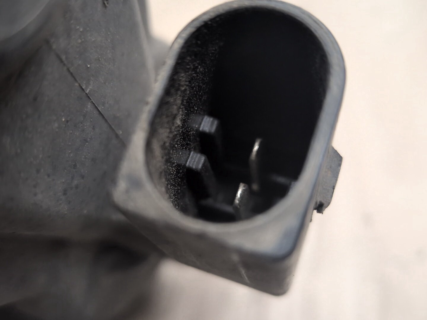 2018-2024 BMW X3 G01 Emergency Brake Actuator 6887383