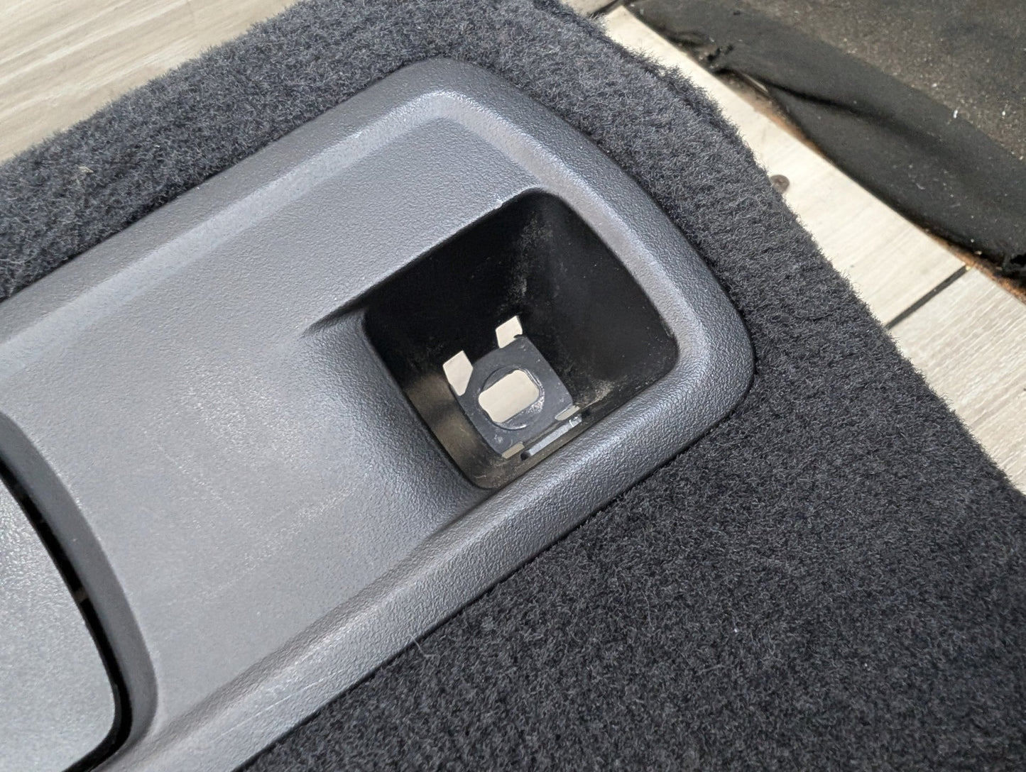 2019-2023 BMW X5 G05 REAR TRUNK RIGHT SIDE QUARTER LOWER TRIM PANEL OEM 5A0B5C8