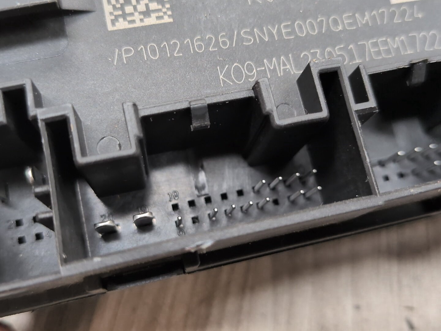 2018 Audi Q3 8U Rear Left or Right Window Door Control Module Module 8X0959795C