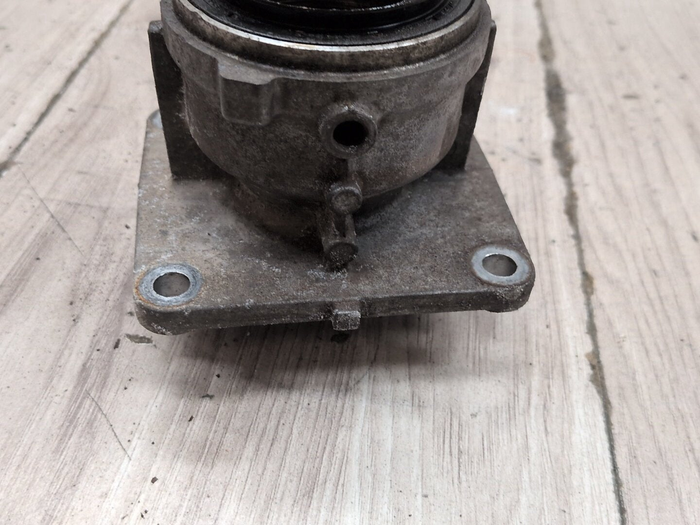 2016-2022 BMW 750i G12 Front Differential Axle Carrier Support Mount Bracket 8699442 OEM