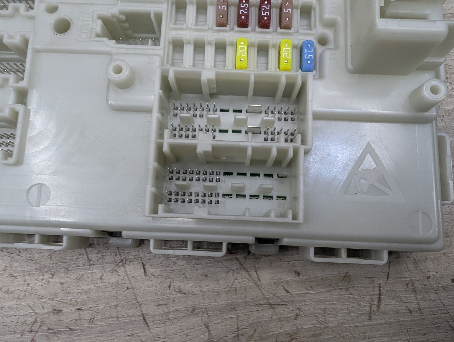 2018 - 2024 BMW X3 G01 Bdc Body Domain Fem Control Module w/ Key 9436419 B58B30O1