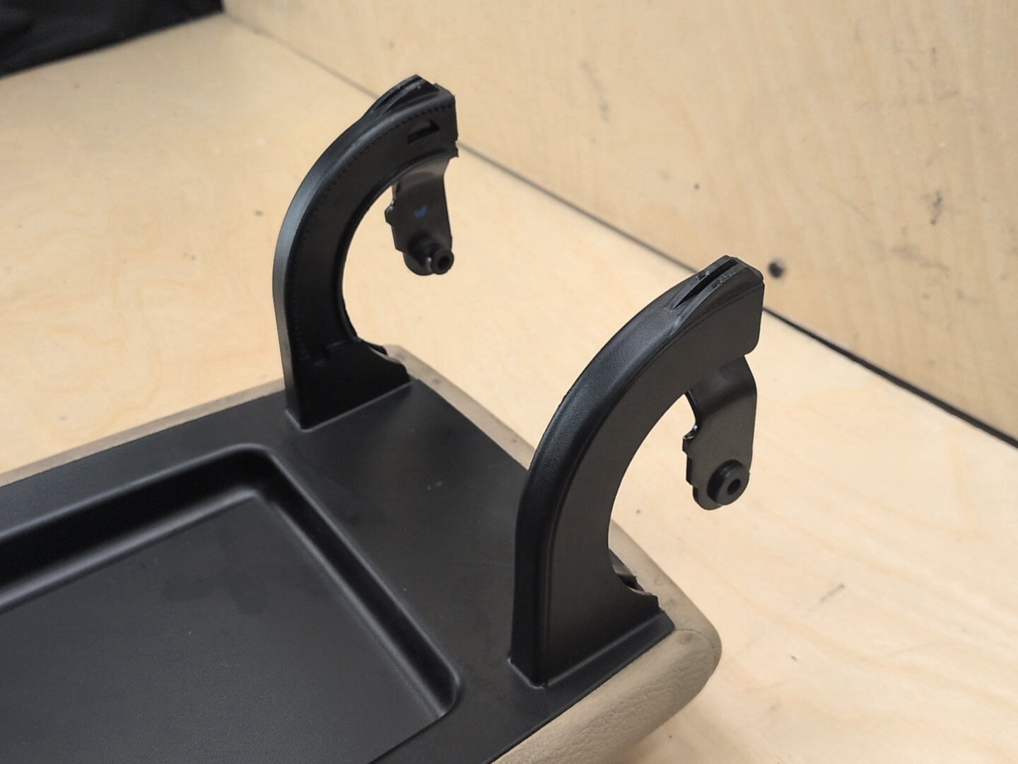 2011-2016 BMW X3 F25 Center Console Armrest Arm Rest 9216669