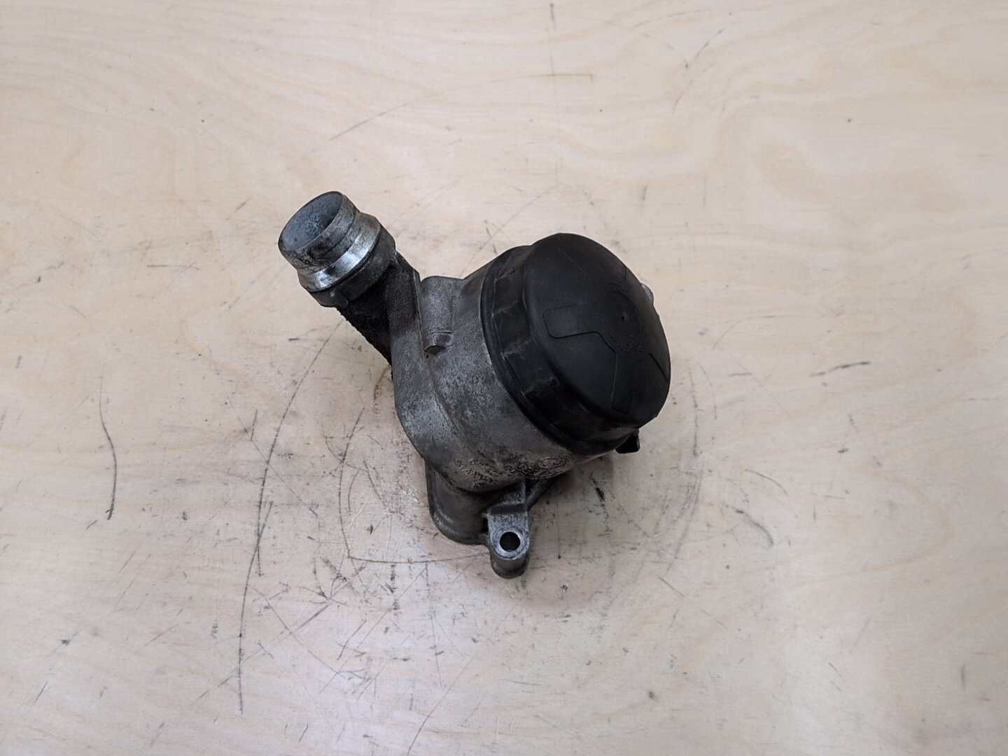 OEM BMW E82 E88 E90 E92 E93 Engine N51 N52 N54 N55 Oil Filter Housing COOLER