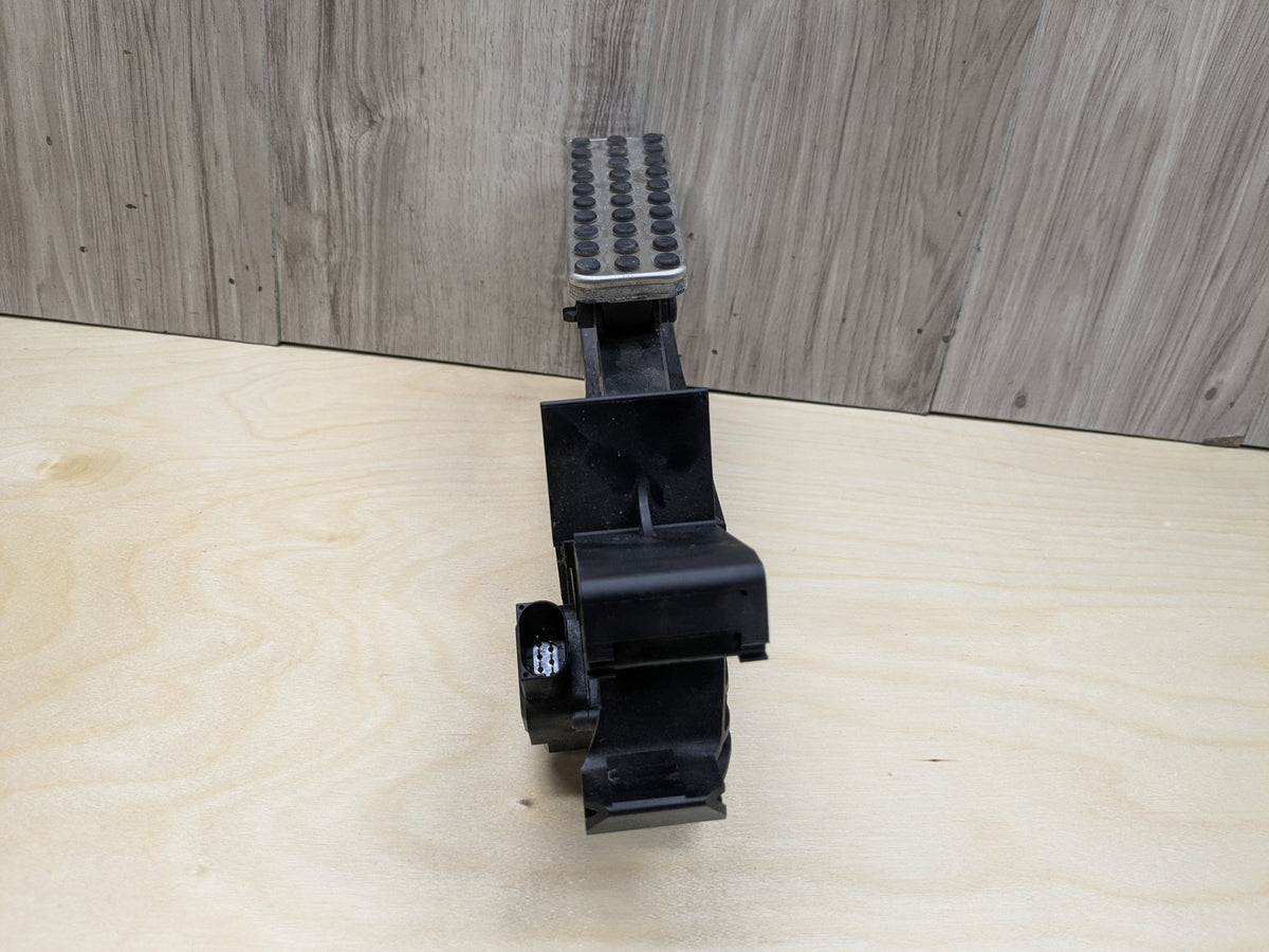 2009-2011 Mercedes-Benz SLK-Class R171 Gas Accelarator Pedal A2113001604 OEM