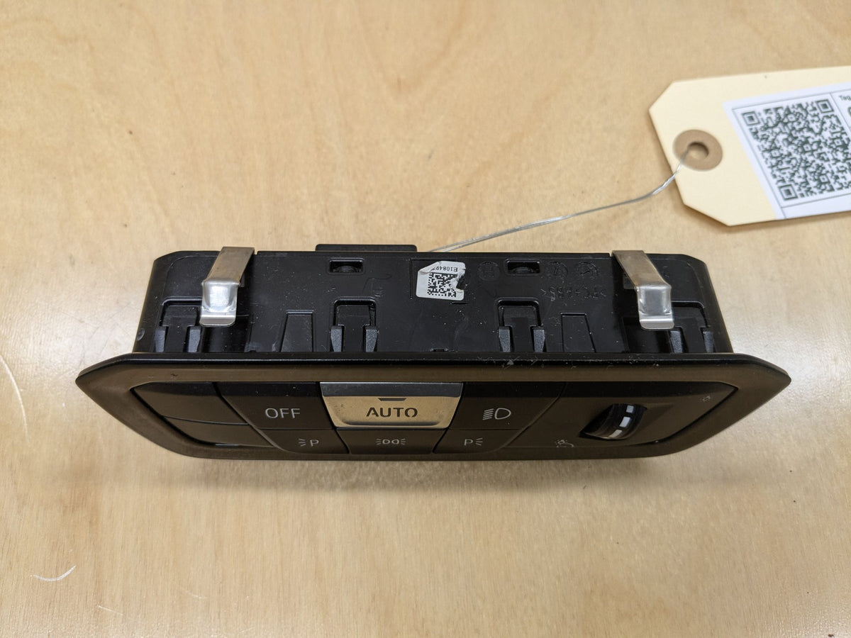 OEM BMW G20 G22 G23 G26 G42 G80 G82 M3 M4 Headlight Control Switch Light Module
