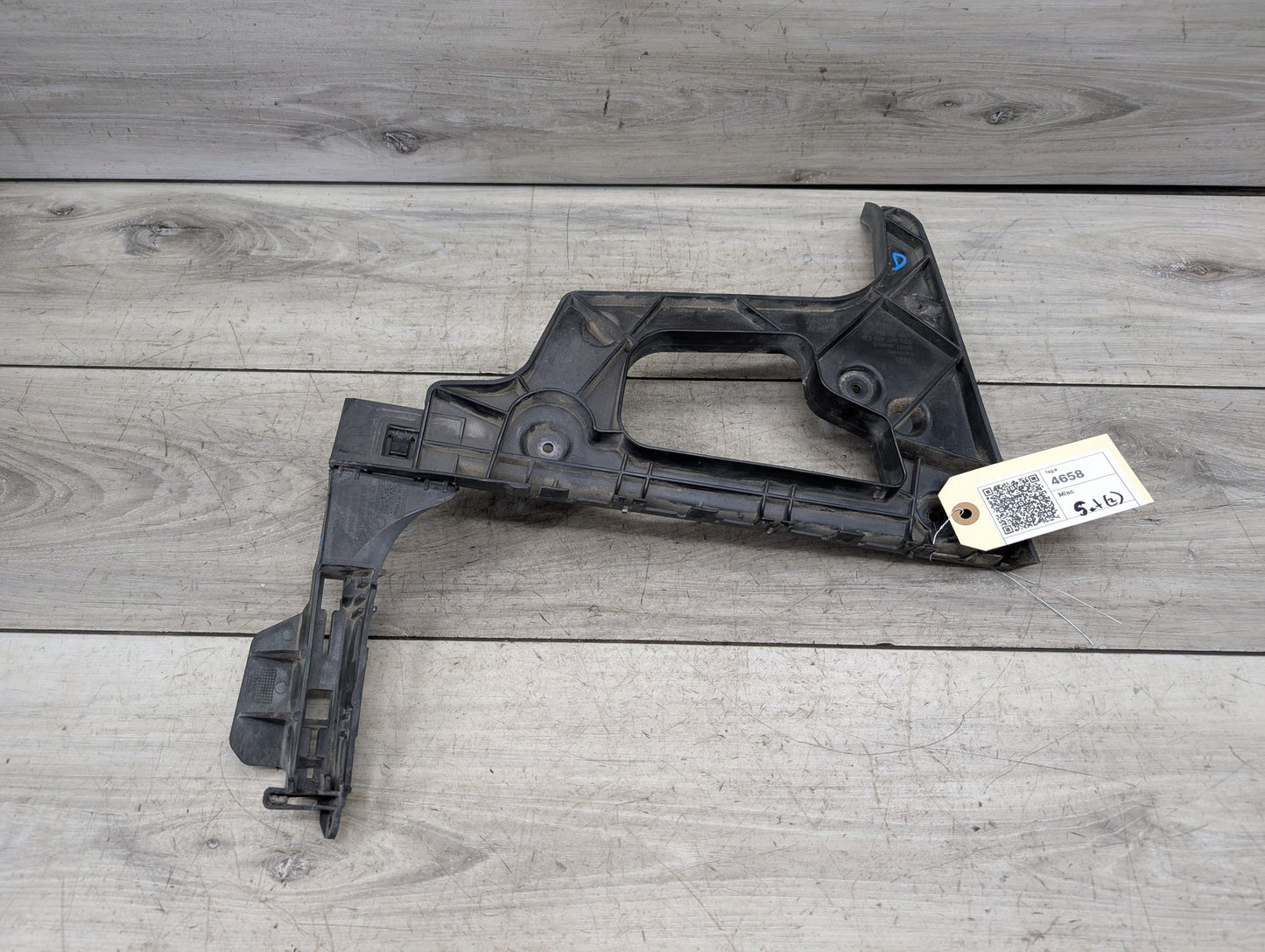 2008 - 2017 Audi S5 8T Rear Left Driver Bumper Support Bracket 8T0807889