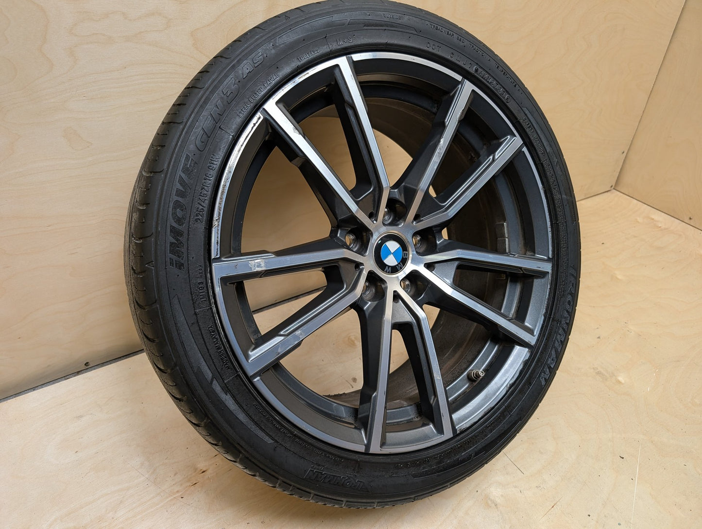 OEM BMW G20 G22 G23 G42 330 M340 FRONT Rim Wheel 18x7.5 ET25 V-spoke Style 780