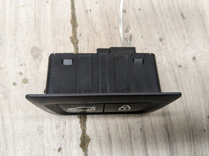 OEM BMW F02 F10 F15 F48 F90 G01 G20 G30 G80 X3 Rear Trunk Lid Center Lock Switch