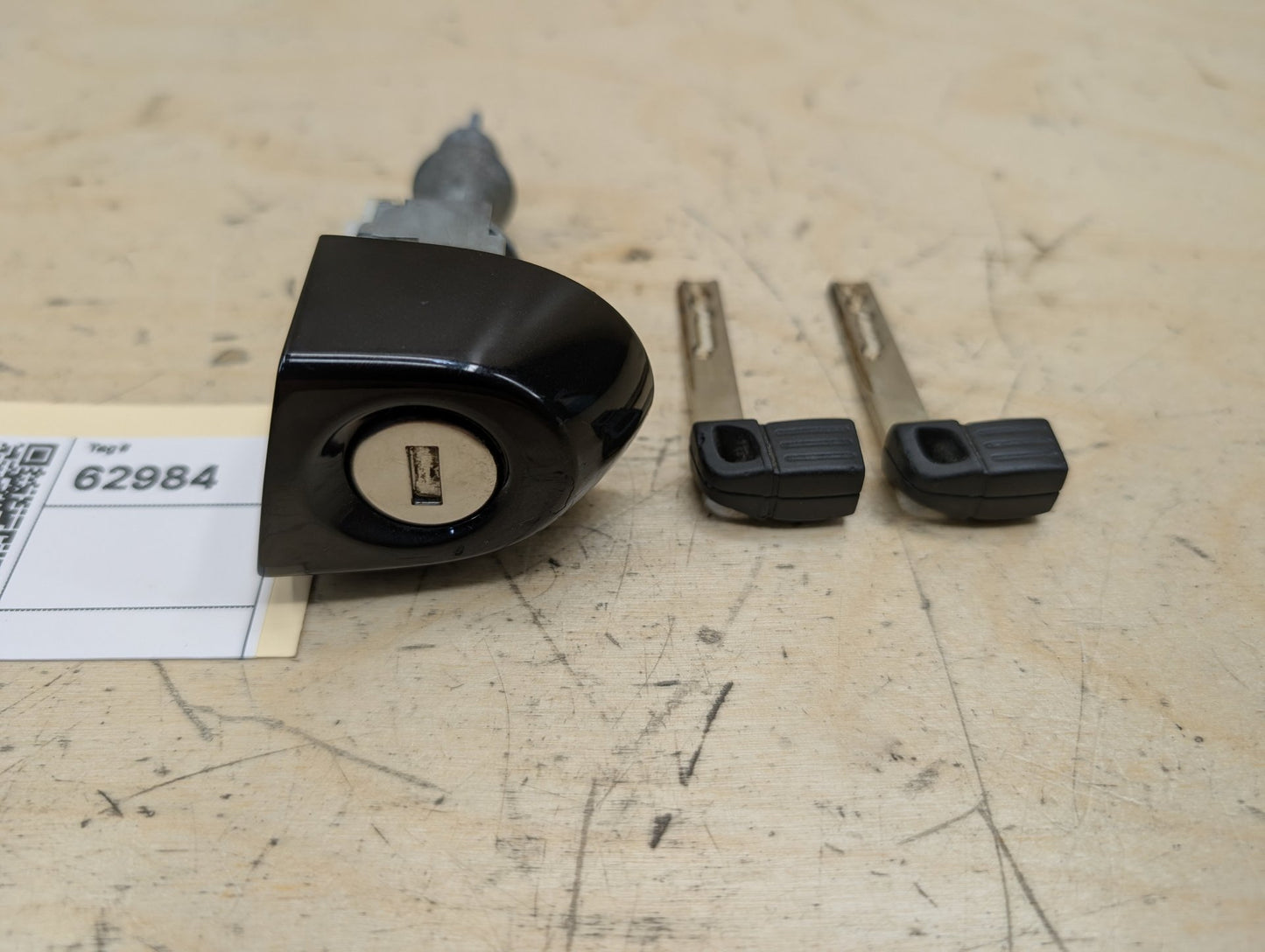 2006-2011 BMW 328i E90 Front Left Driver Key Lock Mechanism w/ Key 7162427