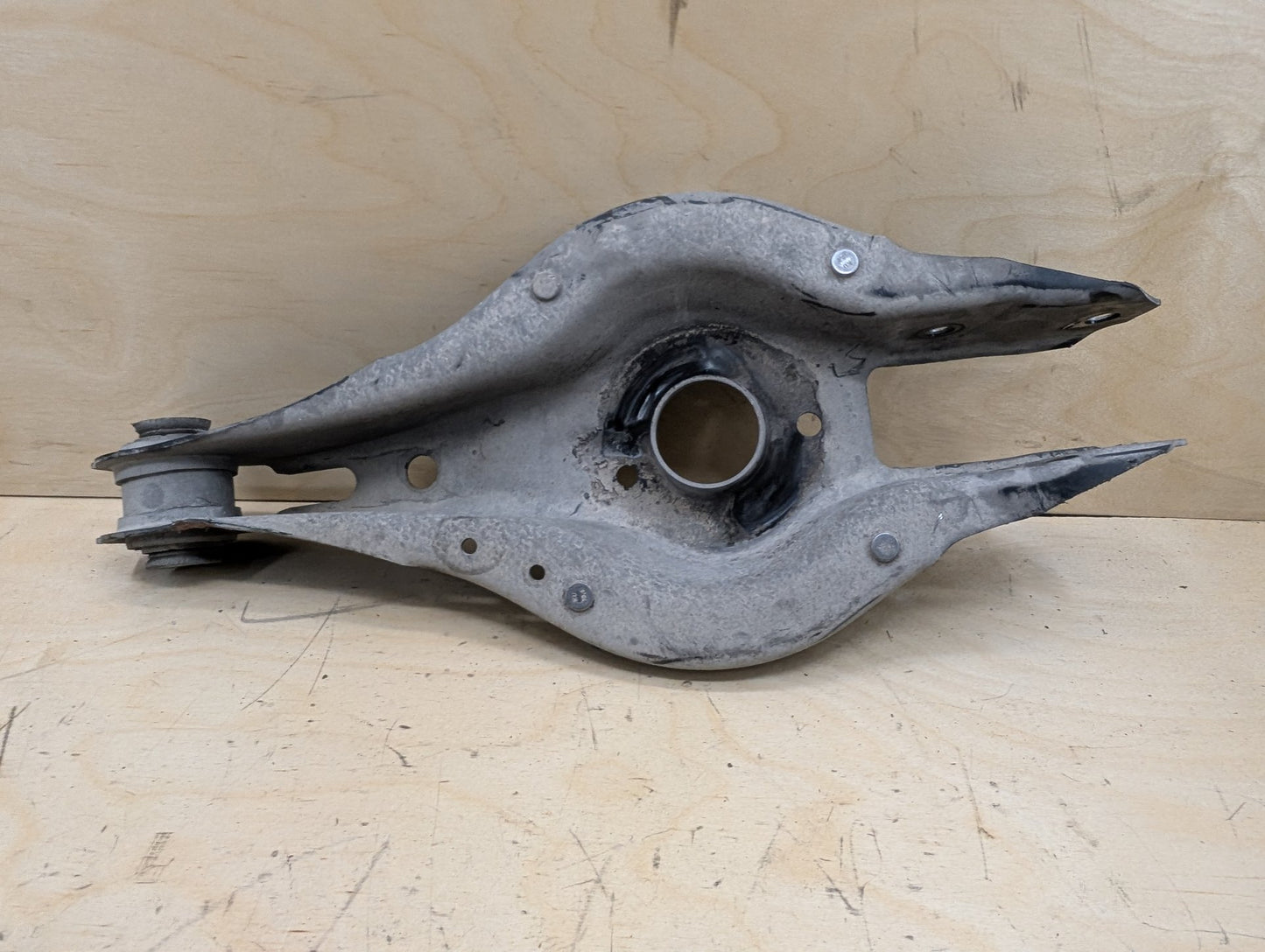 2012-2018 BMW 320i F30 Rear Left Driver Control Arms SET 6792539