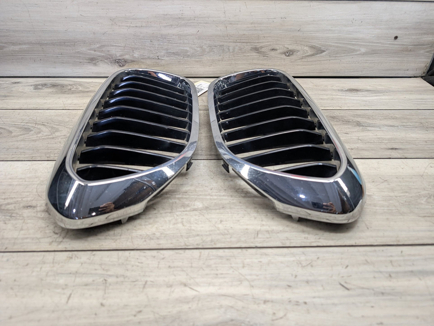 17-20 OEM BMW G30 530 540 Front Bumper Upper Kidney Grille Pair SET