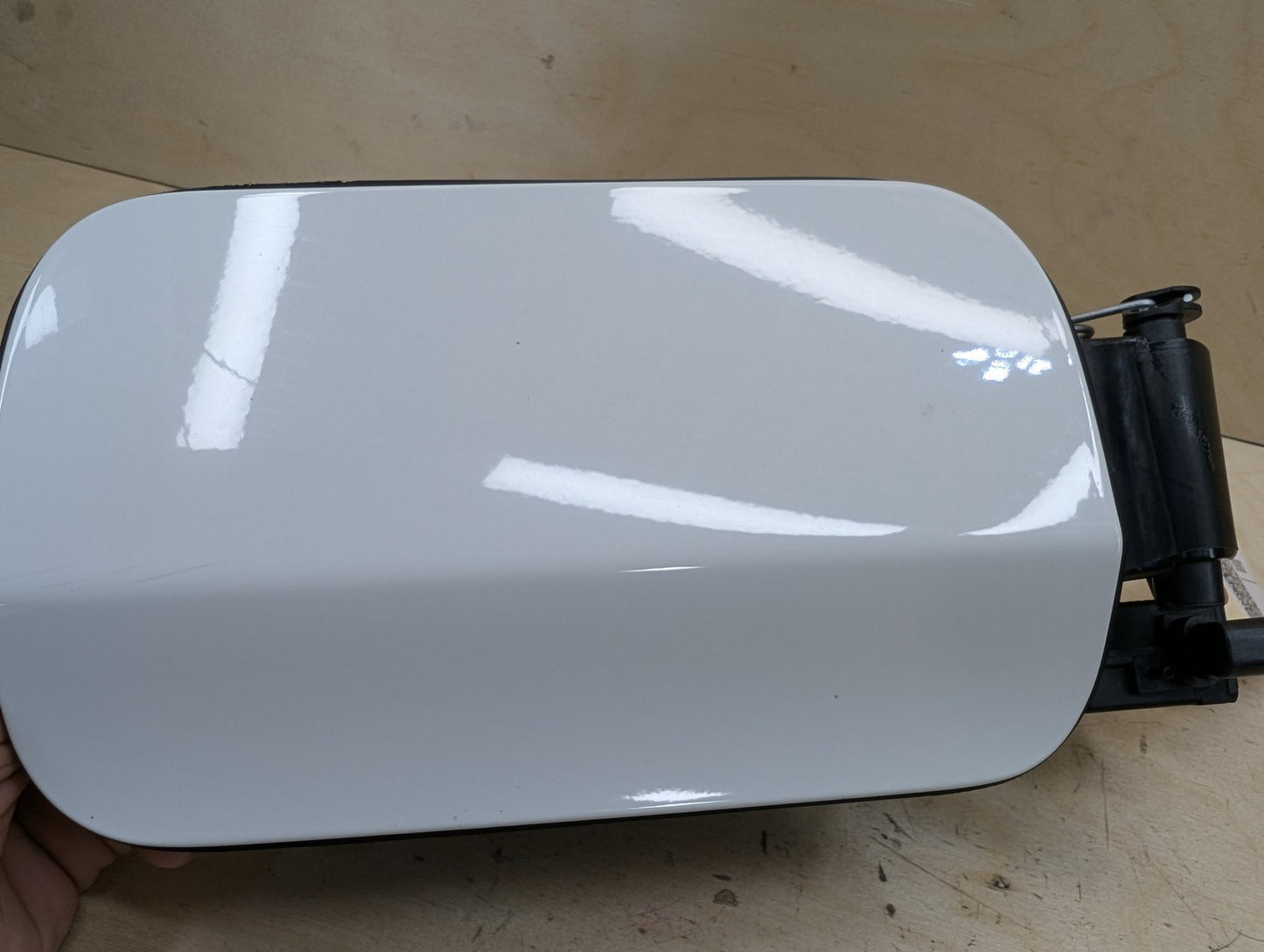 14-20 OEM BMW F32 F82 M4 Gas Fuel Tank Filler Door Cap Lid Cover Assembly