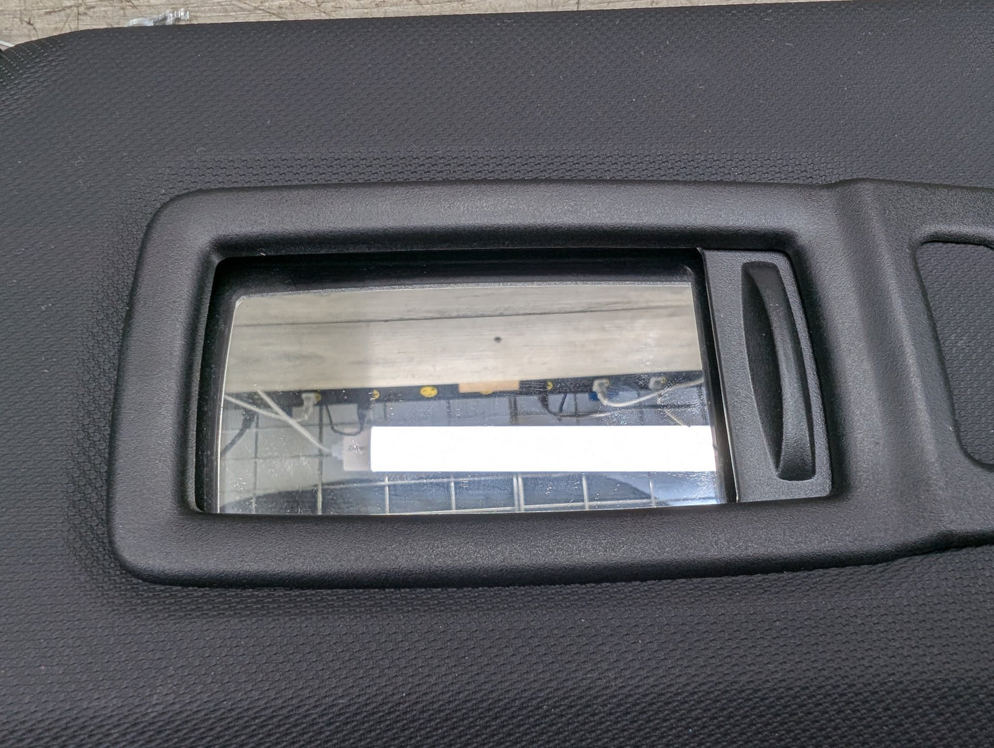 2018 - 2024 BMW X3 G01 Front Left Driver Sun Visor 8071073 B46B20O1
