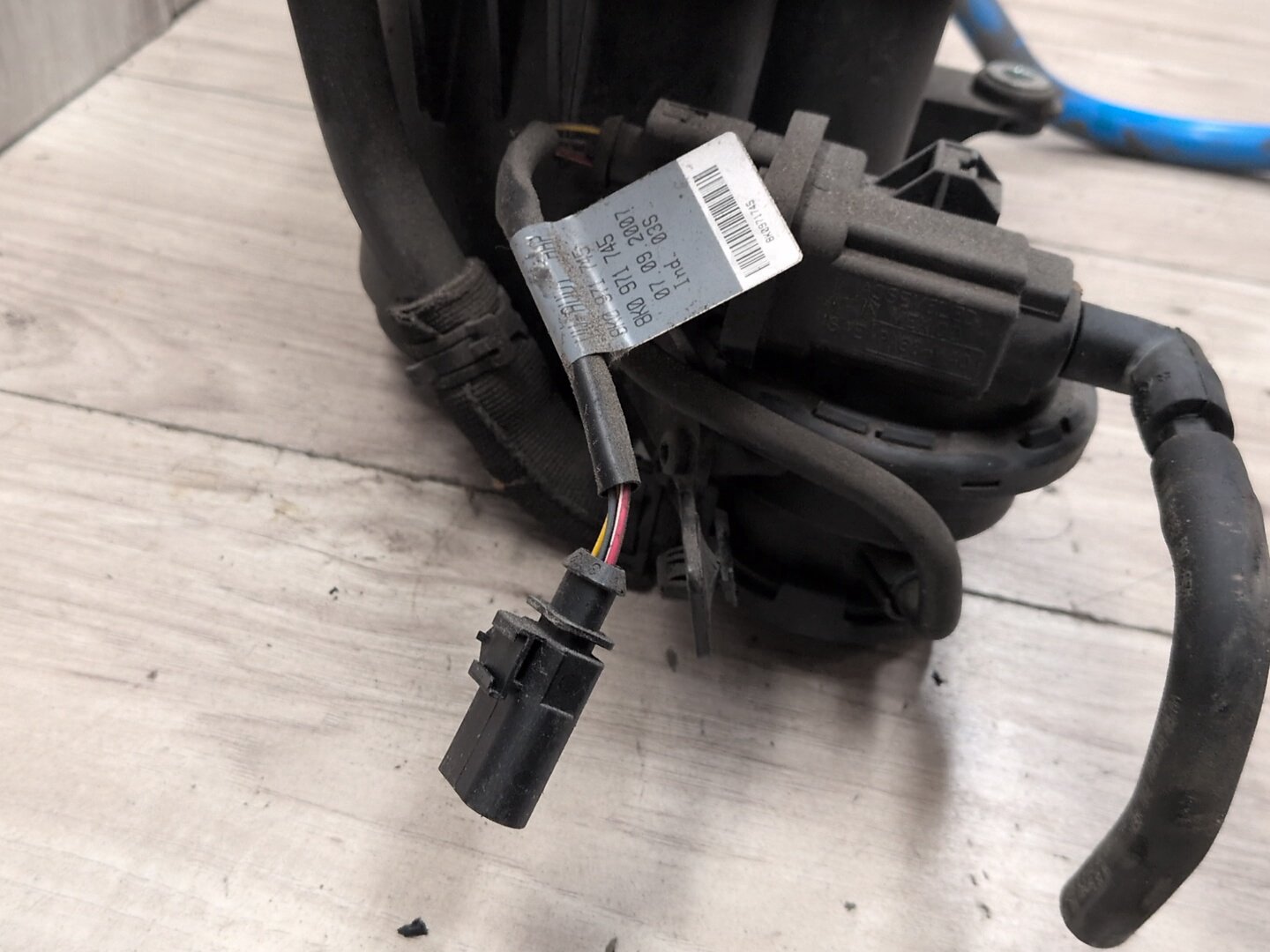 08-18 OEM Audi A4 A5 A6 A7 Q5 RS5 S4 S5 SQ5 Fuel Vapor Charcoal Canister