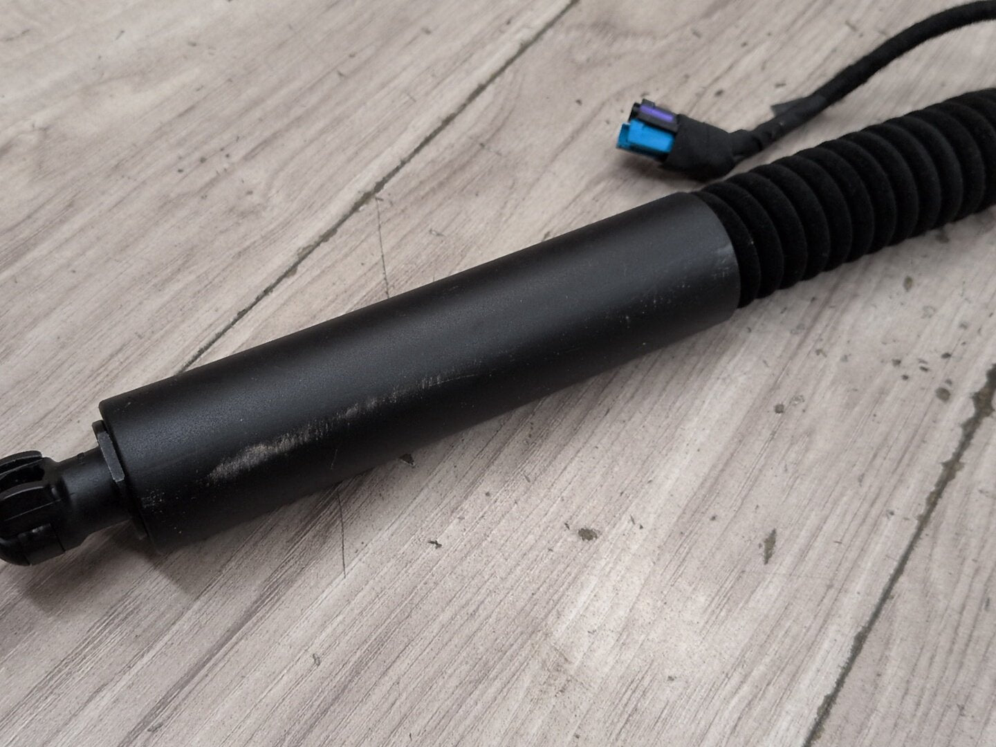 19-24 OEM BMW G01 X3 30 M40 Rear Left Right Trunk Tailgate Shock Hatch Strut
