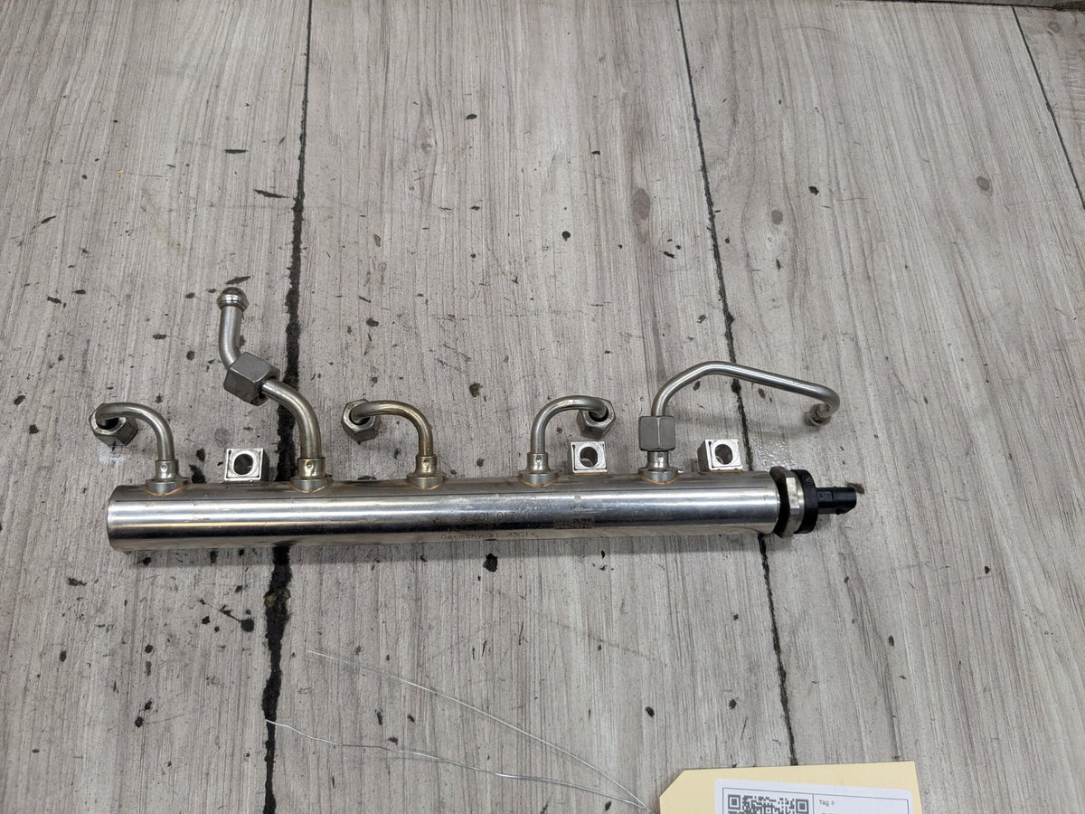 PRE-LCI OEM BMW G12 750 G30 M550 Engine N63R Right Fuel Injector Rail Lines 5-8