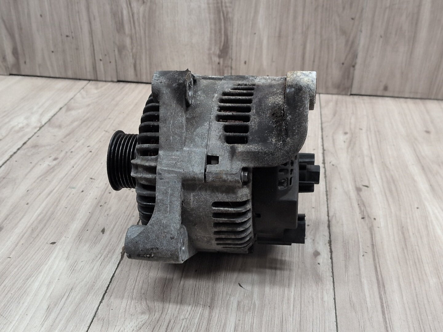 06-10 BMW E60 E63 E64 M5 M6 S85 Engine Alternator Unit OEM 7834160
