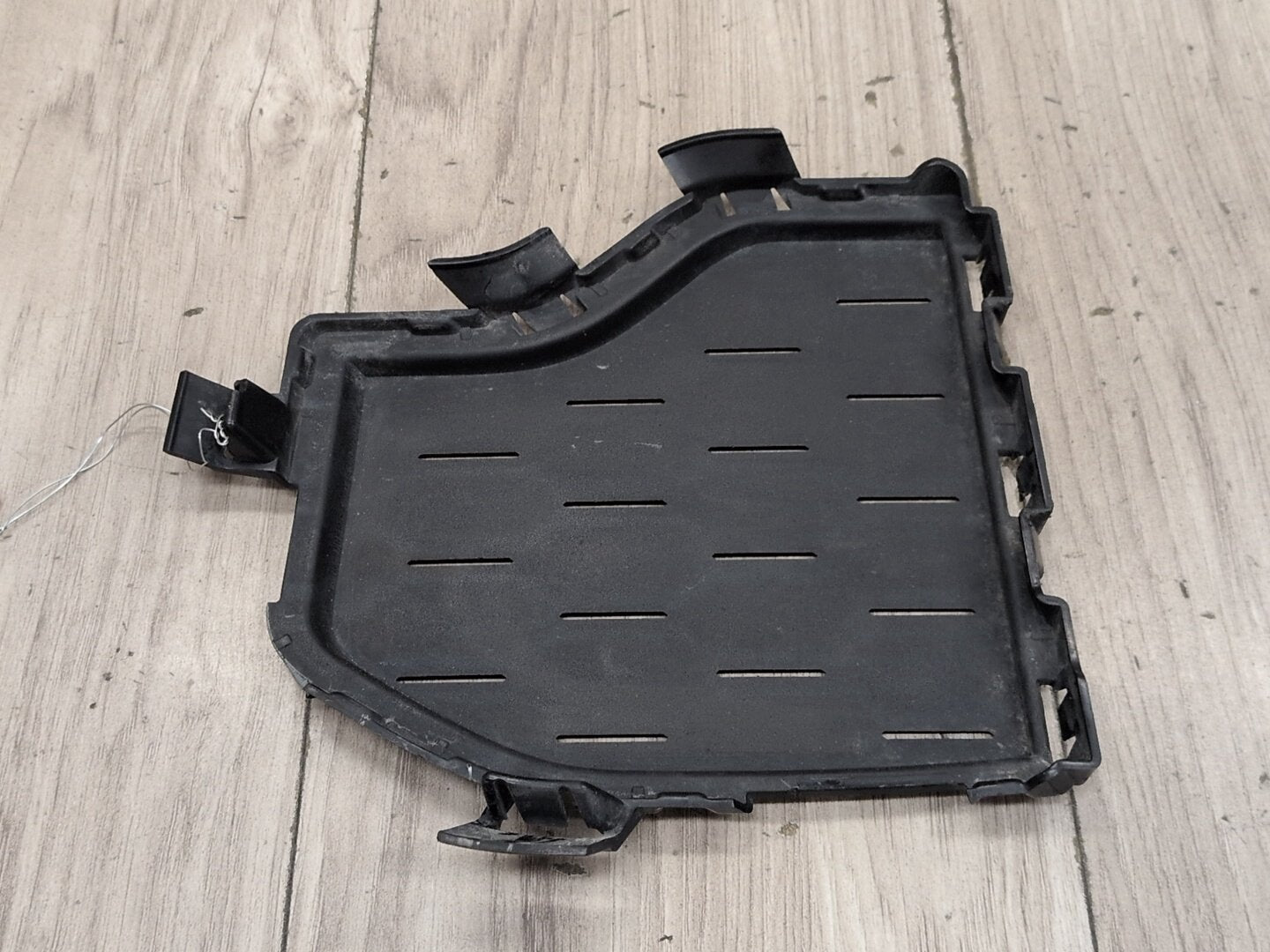 2019 - 2026 BMW X5 G05 Front Left Driver Bumper Cover Grille 8069213 N63B44M3