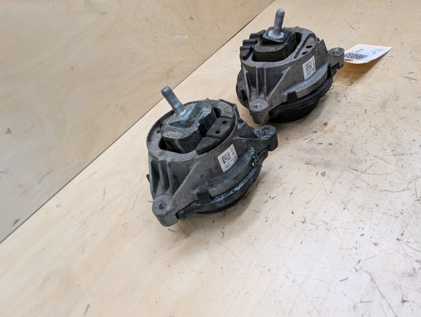 2012-2018 BMW F30 328i N47D20O1 Left Right Engine Bracket Support Mount SET 6787657