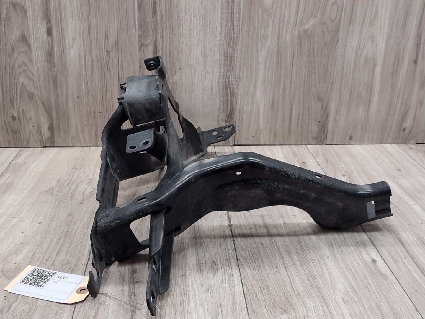 2019 - 2026 BMW X5 G05 Left Driver Headlight Bracket 7421709 N63B44M3