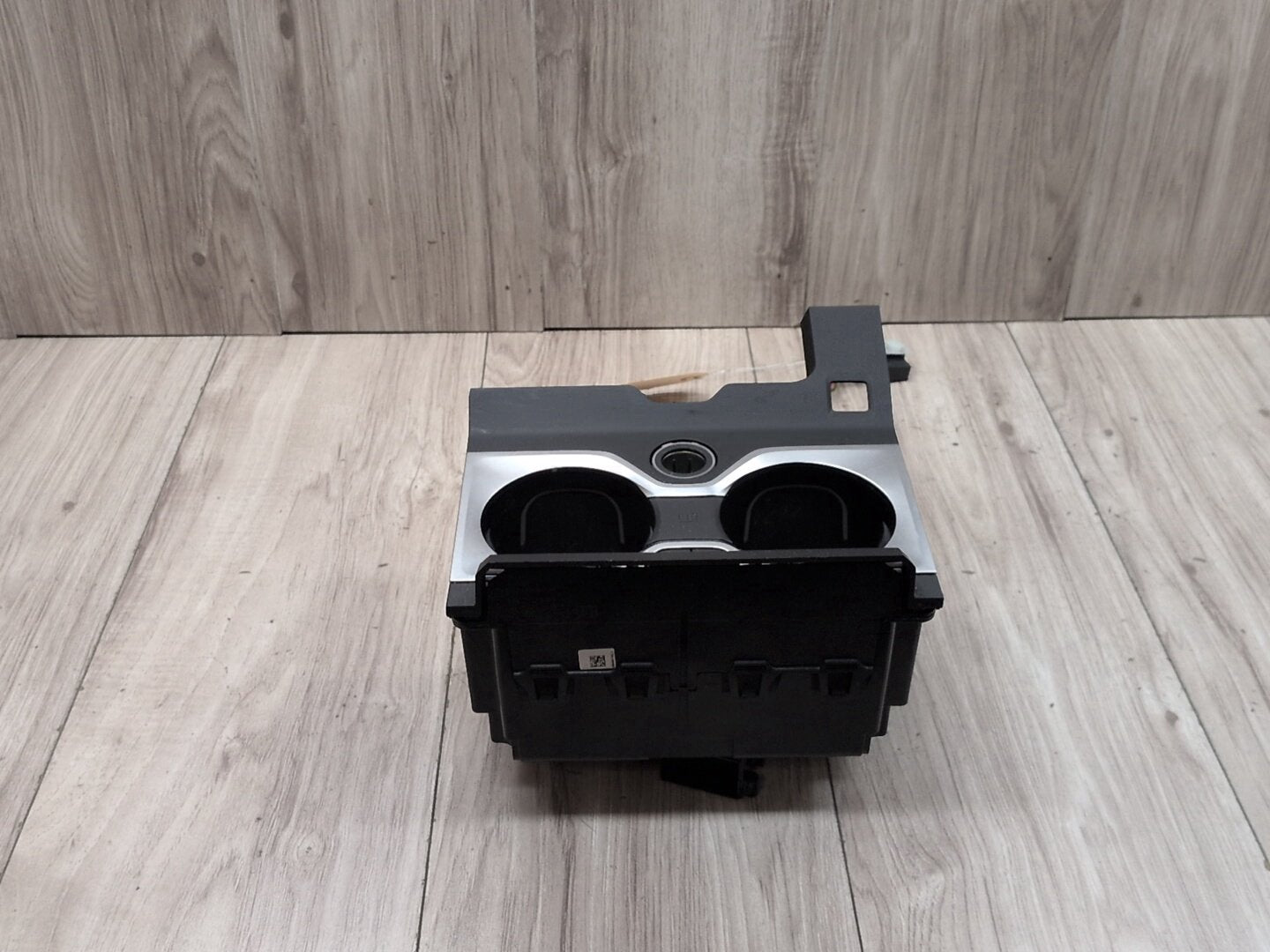 OEM BMW F95 F96 G05 G06 G07 G09 X5 X7 Thermoelectric Center Console Cup Holder